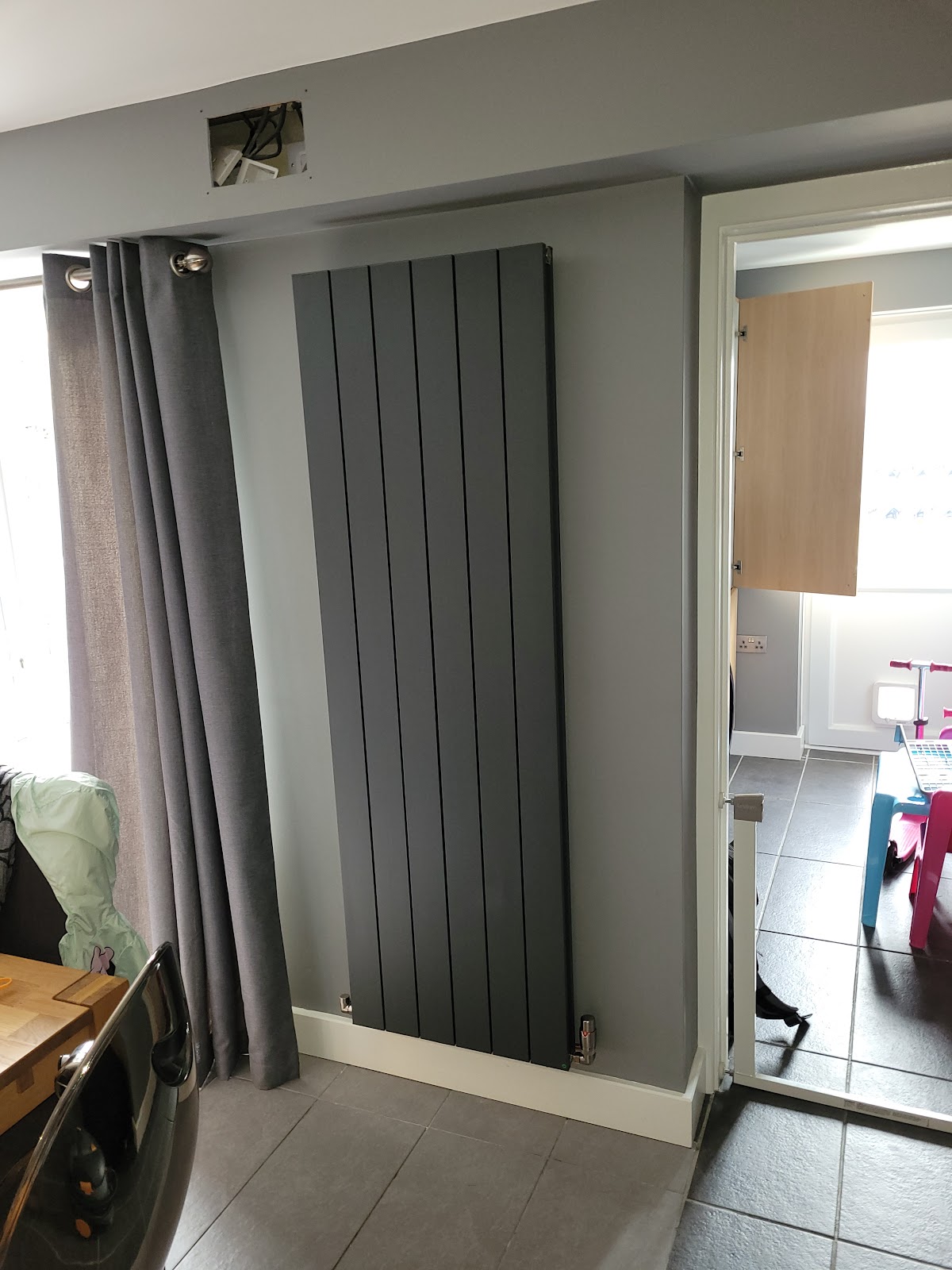 Vertical anthracite designer radiator